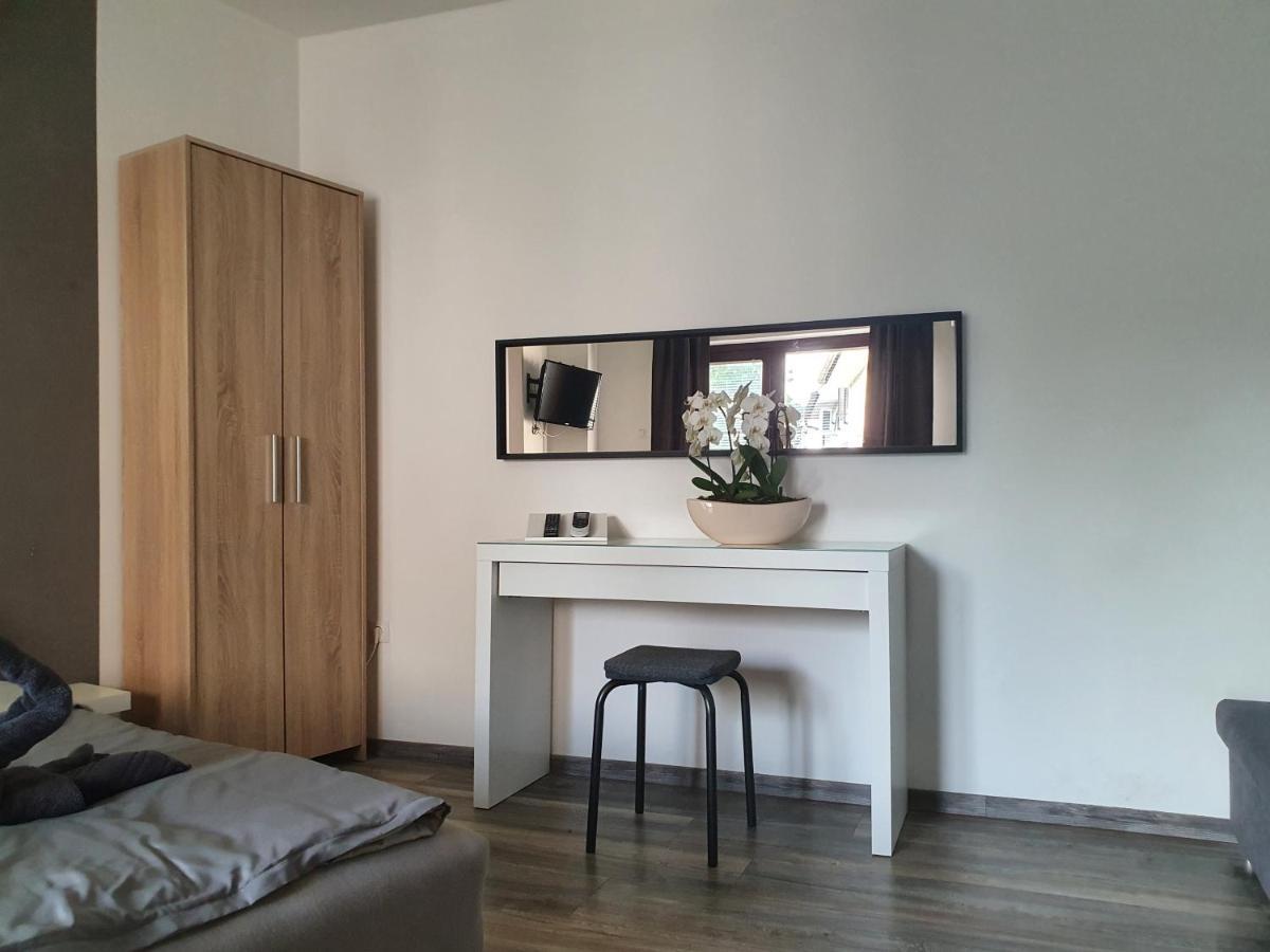 Lexi Apartman Apartamento Hajdúszoboszló Exterior foto